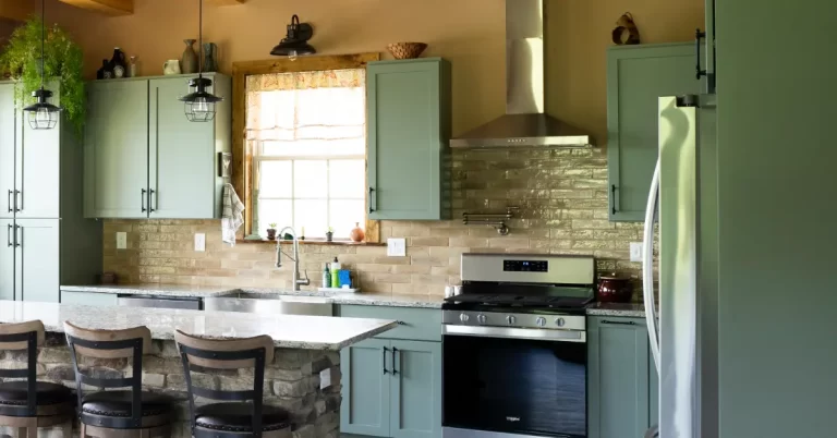 Kitchen Remodeling Costs & Timelines: Top Questions to Ask Before Demolition Day