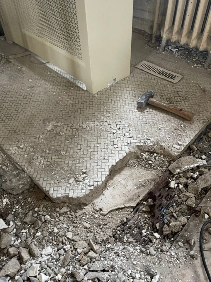 Floor removal during reconstruction