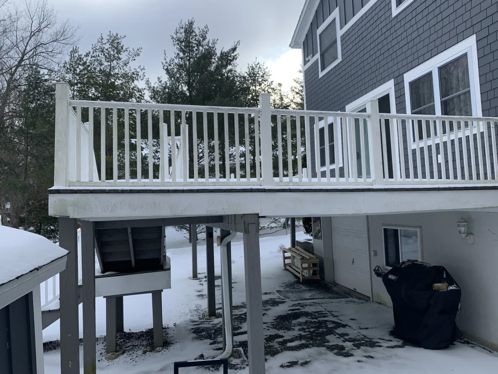 old deck and stairs before new installation